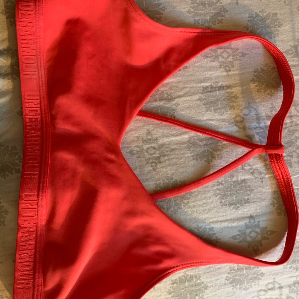 pink sports bra